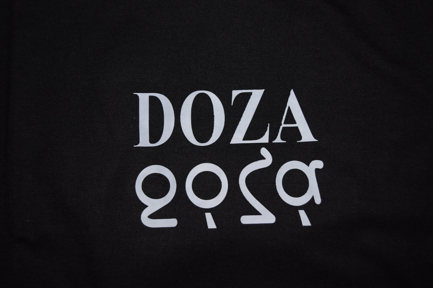 Camiseta cruzada negra