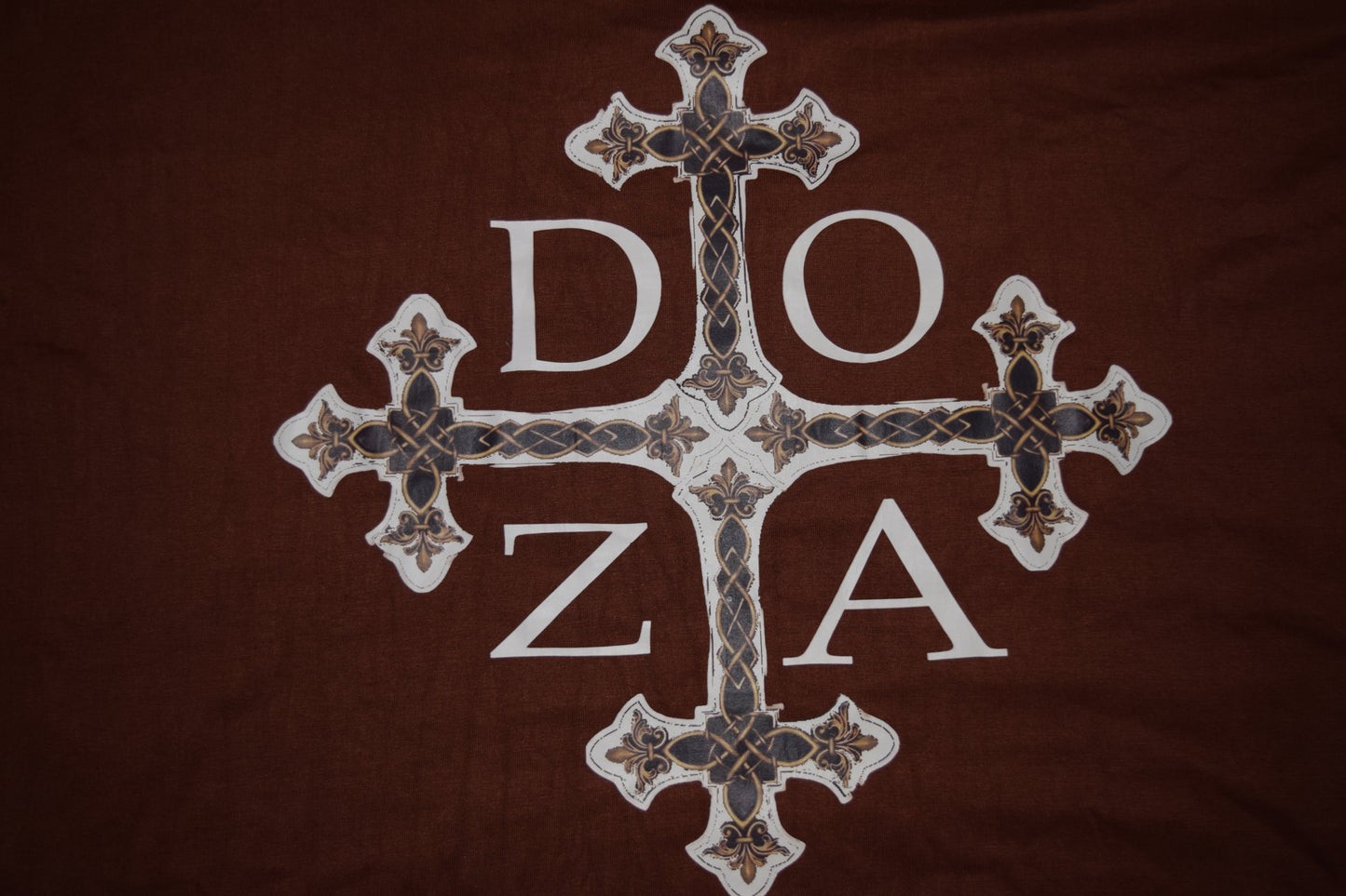 Camiseta cruzada marrón