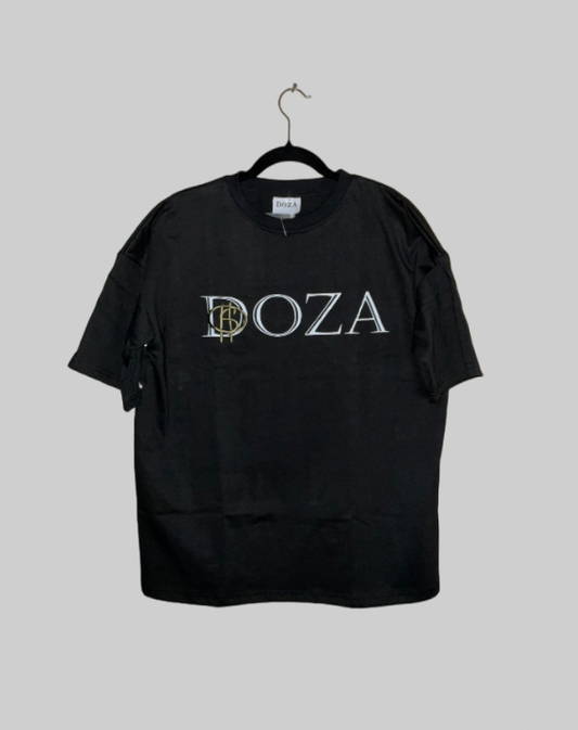 Camiseta negra con el símbolo “$”